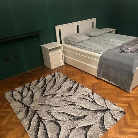 Lanchid Castle Side Red And Blue Apartament