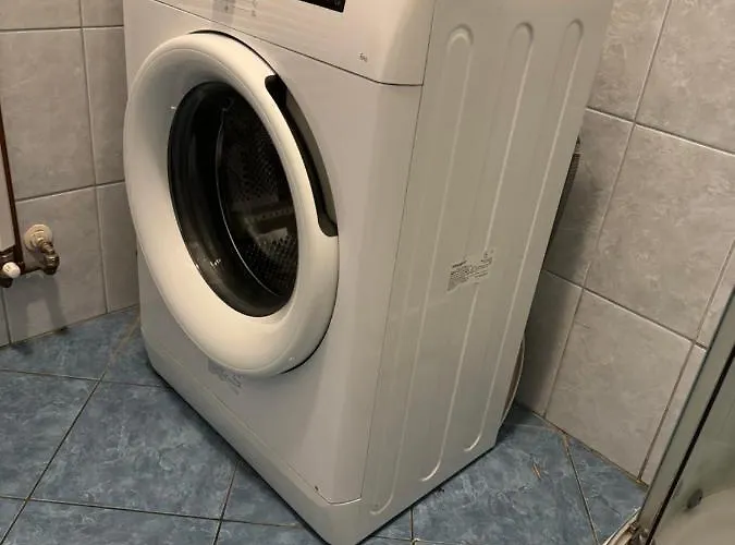 Lanchid Castle Side Red And Blue * Budapesta