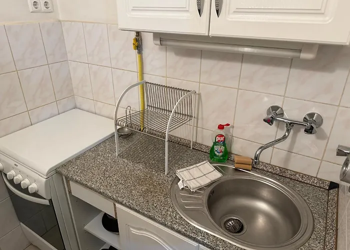 Lanchid Castle Side Red And Blue * Budapesta