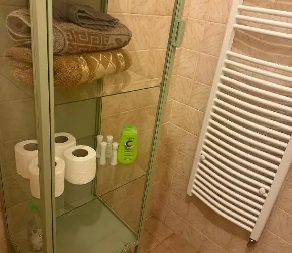 Lanchid Castle Side Red And Blue Apartament *