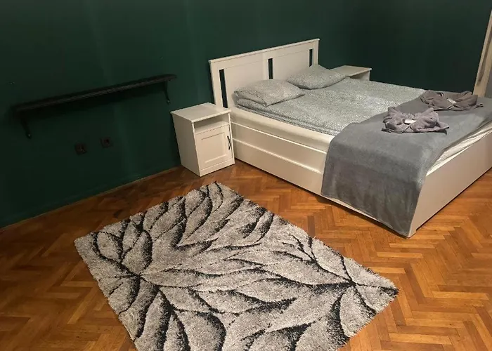 Lanchid Castle Side Red And Blue Apartament