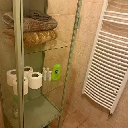 Lanchid Castle Side Red And Blue 아파트 *