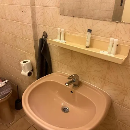 Lanchid Castle Side Red And Blue Lejlighed Budapest