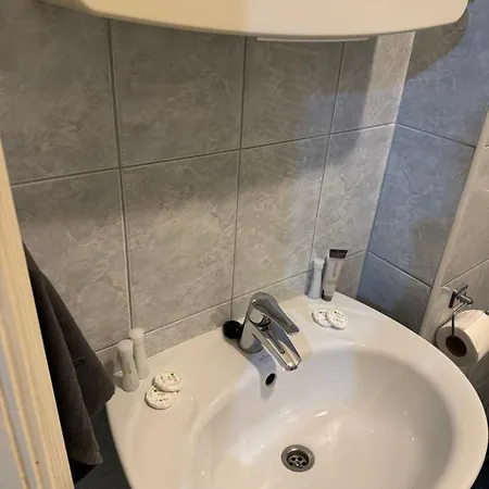 Lanchid Castle Side Red And Blue Apartamento Budapest